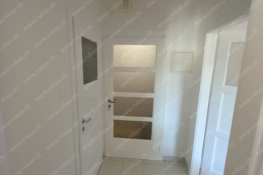 Appartement de 1.5 pièces, 20 m2, à Neuchâtel Appartement de 1.5 pièces, 20 m2, à Neuchâtel - Corridor
