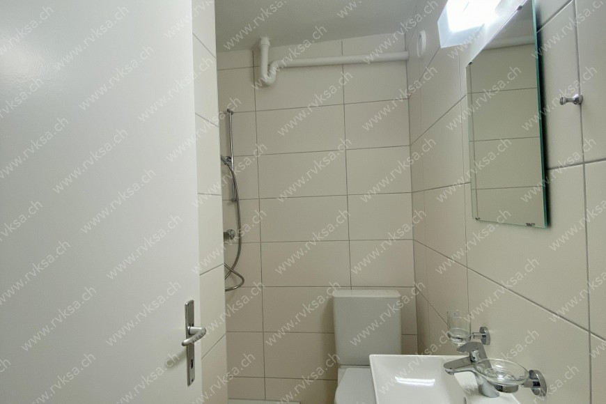 Appartement de 4 pièces, 71 m2, à Coffrane - Salle de bain 