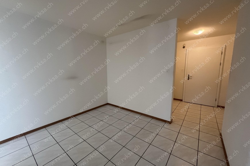 Appartement de 3.5 pièces, à Hauterive - Hall 
