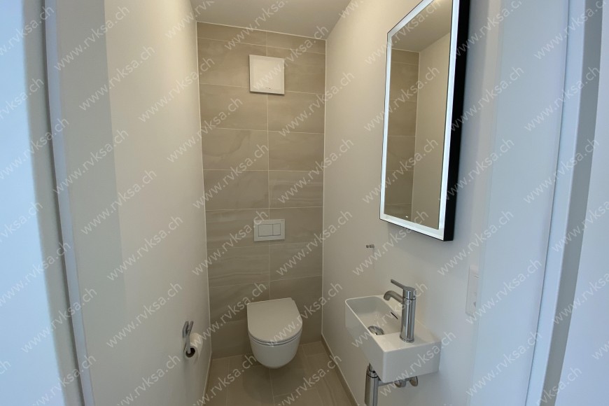 Appartement de 4 pièces, 134 m2, à Neuchâtel - WC séparé 