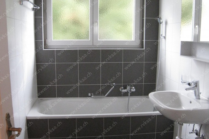 Appartement de 3.5 pièces, 76 m2, à Auvernier - Salle de bain 