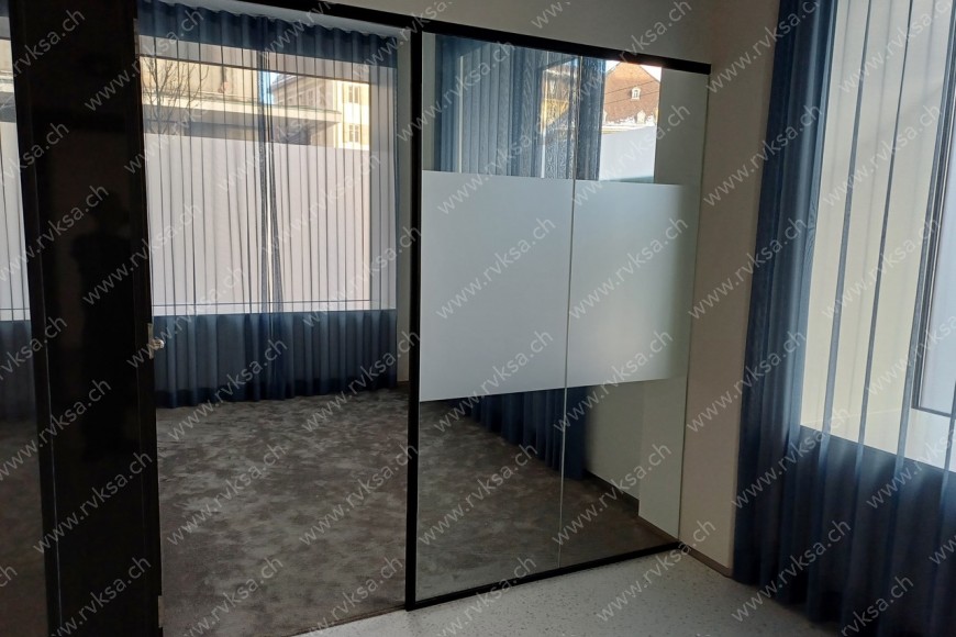 Local commercial de 1 pièce, 85 m2, à La Chaux-de-Fonds Local commercial de 1 pièce, 85 m2, à La Chaux-de-Fonds - Chambre N°1