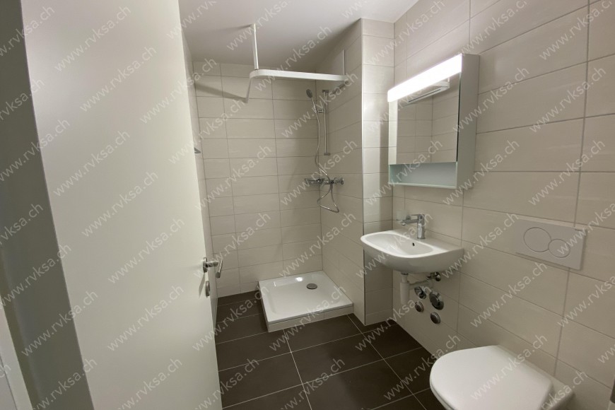 Appartement de 2 pièces, 44.3 m2, à Neuchâtel - Salle de bain 