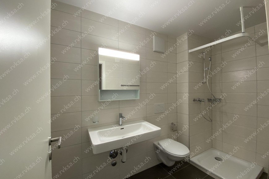 Appartement de 2.5 pièces, 58 m2, à Neuchâtel - Salle de bain 