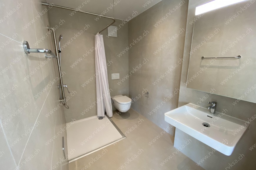 Appartement de 2.5 pièces, 67.52 m2, à Neuchâtel Appartement de 2.5 pièces, 67.52 m2, à Neuchâtel - Salle de bain
