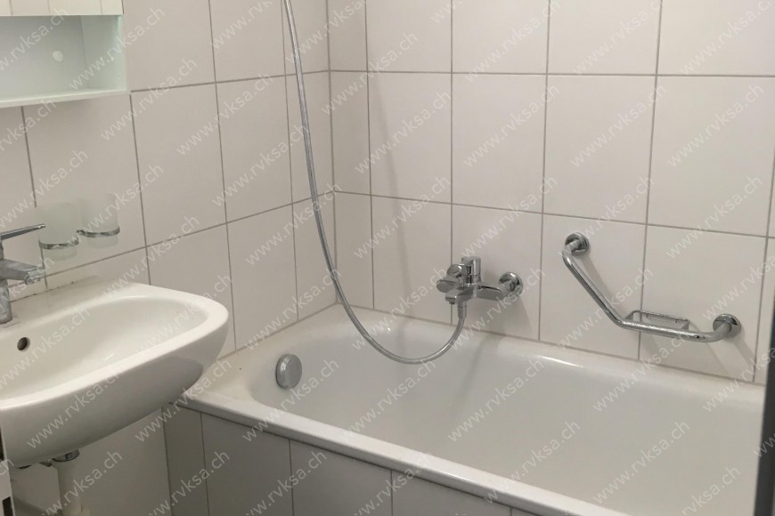 Appartement de 3 pièces, 59 m2, à Cornaux Appartement de 3 pièces, 59 m2, à Cornaux - Salle de bain