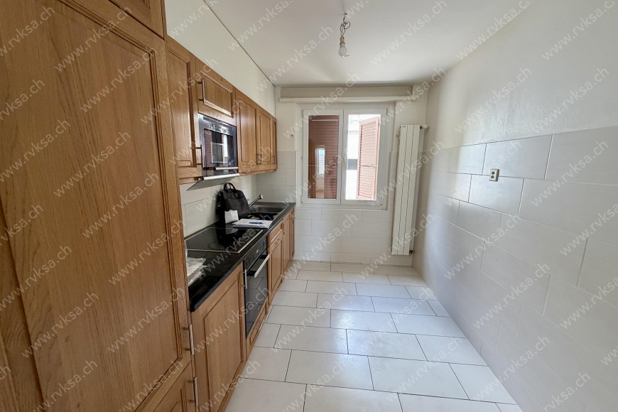 Appartement de 4 pièces, 90 m2, à Neuchâtel Appartement de 4 pièces, 90 m2, à Neuchâtel - Cuisine