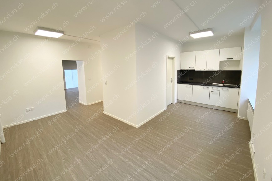 Local commercial de 1 pièce, 364.32 m2, à Bienne Local commercial de 1 pièce, 364.32 m2, à Bienne - Cuisine