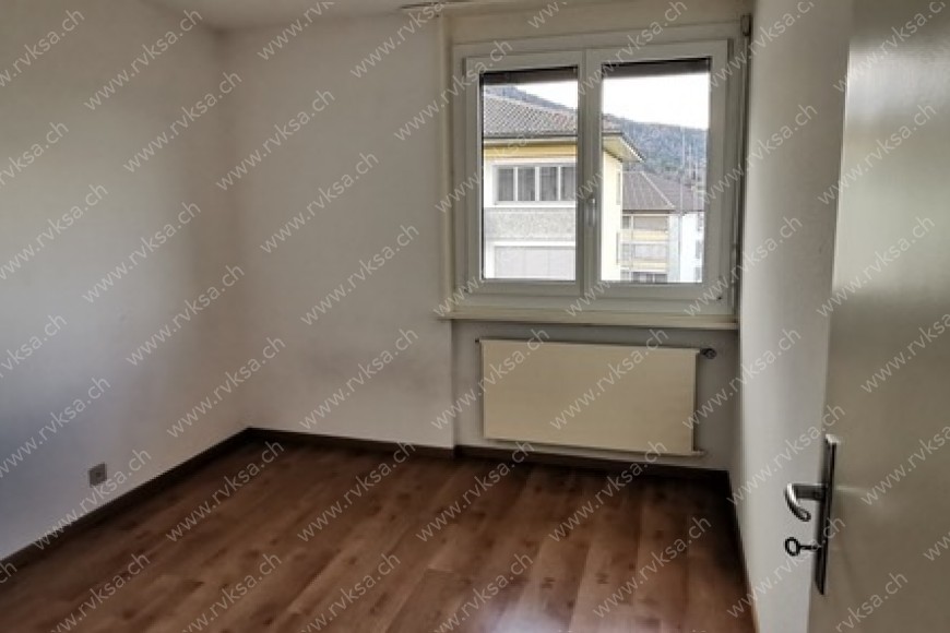 Appartement de 3.5 pièces, 73 m2, à Les Geneveys-sur-Coffrane Appartement de 3.5 pièces, 73 m2, à Les Geneveys-sur-Coffrane - Chambre N°2