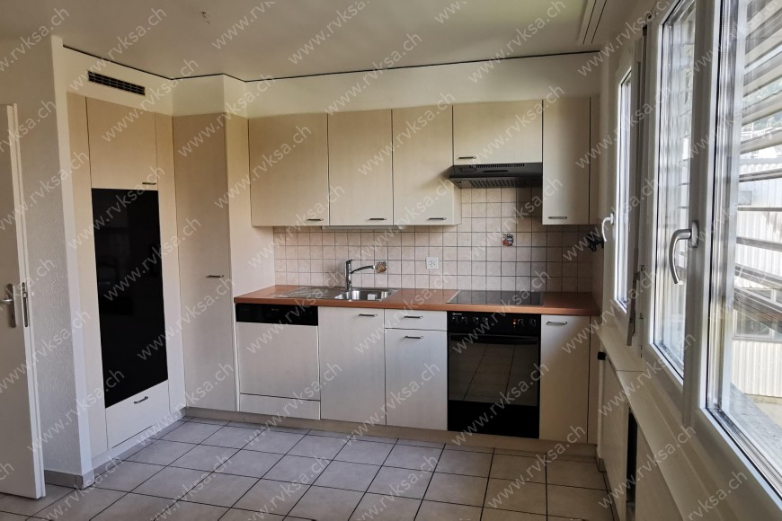 Appartement de 4 pièces, 90 m2, à Les Geneveys-sur-Coffrane Appartement de 4 pièces, 90 m2, à Les Geneveys-sur-Coffrane - Séjour