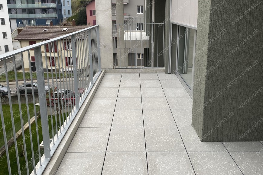 Appartement de 4.5 pièces, 114.6 m2, à Peseux - Balcon - terrasse 