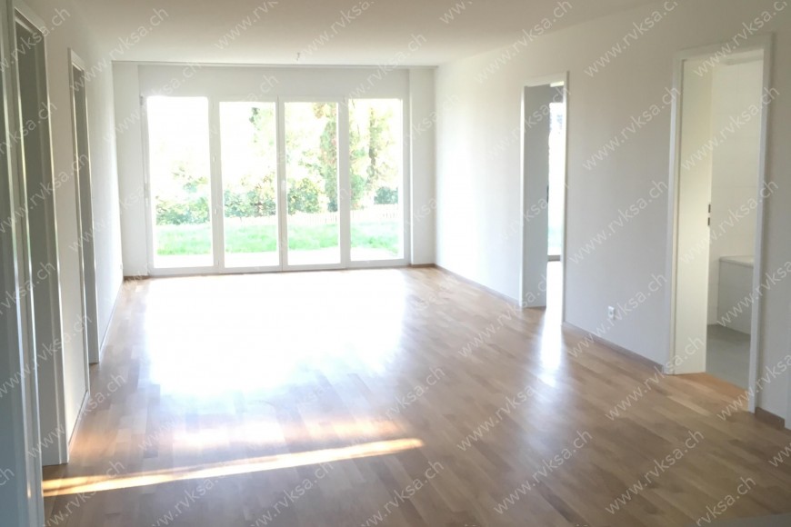 Appartement de 5 pièces, 105 m2, à Bôle - Séjour 
