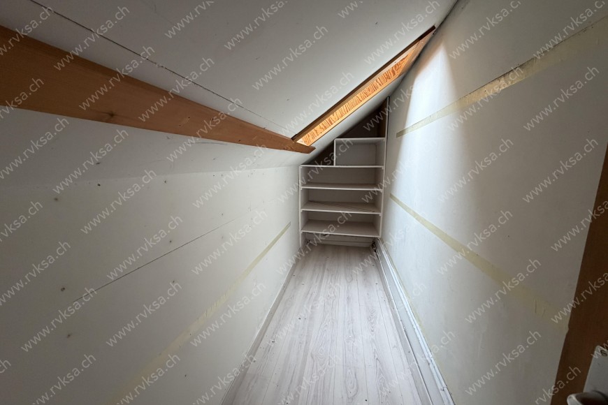 Appartement de 3 pièces, 80 m2, à La Chaux-de-Fonds - Réduit 