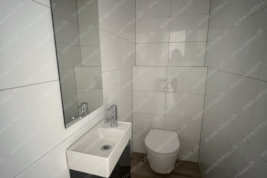 Appartement de 4.5 pièces, 96.28 m2, à Neuchâtel - WC séparé 