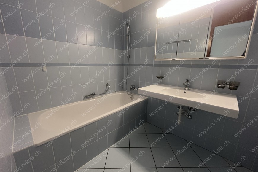 Appartement de 3.5 pièces, 88.4 m2, à Boudry Appartement de 3.5 pièces, 88.4 m2, à Boudry - Salle de bain