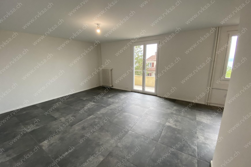 Appartement de 3 pièces, 70 m2, à Neuchâtel - Séjour 