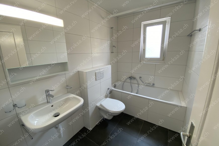 Appartement de 3 pièces, 61 m2, à Bevaix Appartement de 3 pièces, 61 m2, à Bevaix - Salle de bain