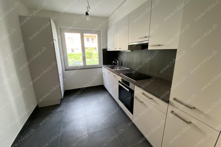 Appartement de 3 pièces, 72 m2, à Neuchâtel Appartement de 3 pièces, 72 m2, à Neuchâtel - Cuisine