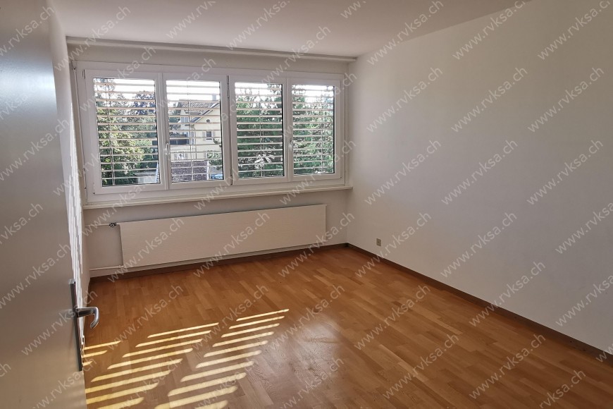 Appartement de 4 pièces, 90 m2, à Les Geneveys-sur-Coffrane Appartement de 4 pièces, 90 m2, à Les Geneveys-sur-Coffrane - Chambre N°2