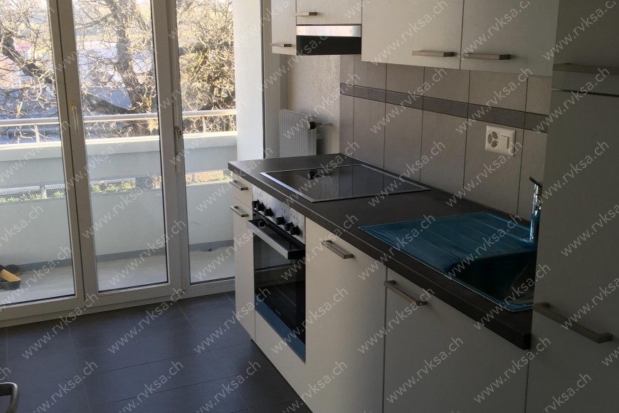 Appartement de 3 pièces, 59 m2, à Cornaux Appartement de 3 pièces, 59 m2, à Cornaux - Cuisine