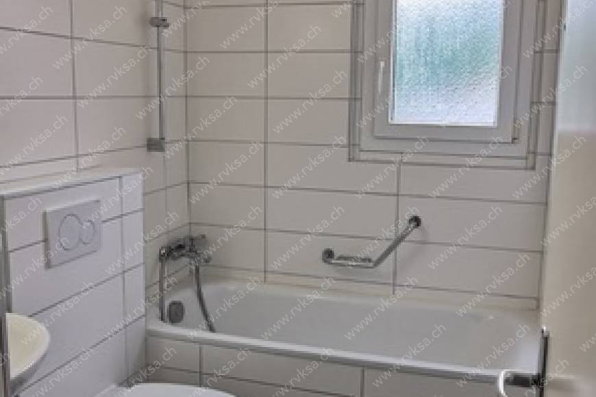 Appartement de 4 pièces, à Coffrane Appartement de 4 pièces, à Coffrane - Salle de bain