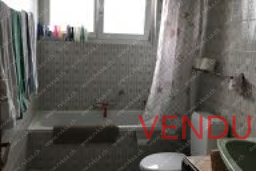 Appartement rez - salle de bain baignoire