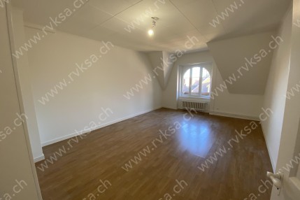 Appartement de 3 pièces, 81 m2, à Neuchâtel - Séjour 