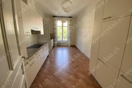 Appartement de 5.5 pièces, 195 m2, à Neuchâtel Appartement de 5.5 pièces, 195 m2, à Neuchâtel - Cuisine