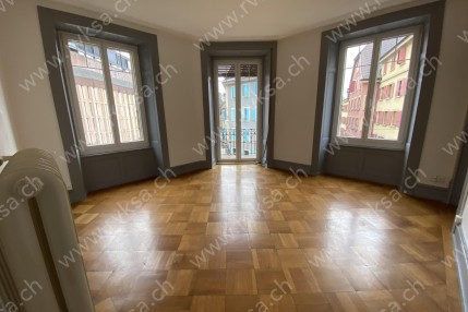 Appartement de 4 pièces, 96 m2, à Neuchâtel - Séjour 
