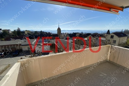 Appartement avec vue sur le lac à rénover